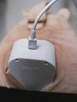 Peluche Aide Au Sommeil Rechargeable TOMMEE TIPPEE Bennie L’ourson Beige - Tommee Tippee -Philips Shop peluche aide au sommeil rechargeable tommee tippee bennie lourson 4