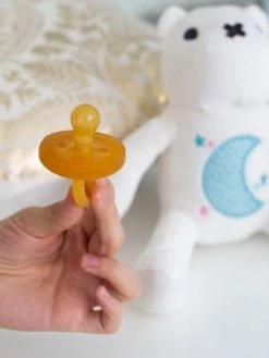 Sucette à Bout Rond Tout Latex 6 Mois+ SUAVINEX Naturel - Suavinex -Philips Shop sucette a bout rond tout latex 6 mois suavinex 3