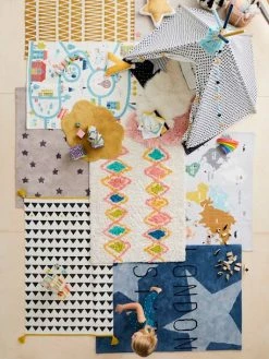 Tapis à Pompons Et Triangles Atlas Noir Et Blanc - Vertbaudet -Philips Shop tapis a pompons et triangles atlas 2